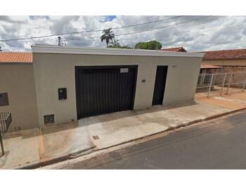 Casa em leilão - Rua Prata, 1892 - Frutal/MG - Banco Santander Brasil S/A | Z36650