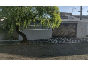 Casa em leilão - Rua Thereza Bazagli Fregonezi, 70 - Descalvado/SP - Banco Bradesco S/A | Z36725