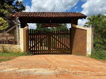 Casa em leilão - Avenida Santa Tereza de Jesus, 280 - Jarinu/SP - Banco Santander Brasil S/A | Z36751