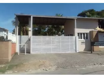 Casa Rio das Ostras / RJ - Extensão do Bosque Rua Pará,  355 1º leilão