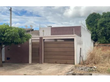 Casa Luís Eduardo Magalhães / BA - Santa Cruz Rua Eunápolis, 250