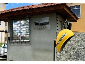 Apartamentos e Flats em leilão - Avenida Clarice de Lima Castro, 255 - Londrina/PR - Banco Santander Brasil S/A | Z36886
