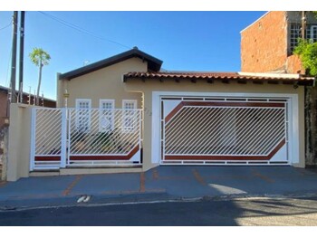 Casa em leilão - Rua Araraquara, 272 - Assis/SP - Banco Daycoval S/A | Z36750