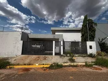 Loteamento Parque dos Lírios, Rua Begônia, 1035