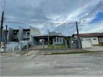 Casa em leilão - Rua Alfredo Max Frederico Volmann, 212 - Joinville/SC - Banco Santander Brasil S/A | Z36751