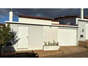 Casa em leilão - Rua Amelia Alves, 10 - Ibiassucê/BA - Banco Santander Brasil S/A | Z36751