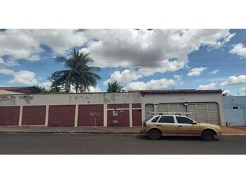 Casa em leilão - Rua Domingos Jacinto da Luz, 56 - Quirinópolis/GO - Banco Bradesco S/A | Z36821