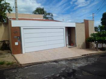 Casa em leilão - Rua Emiliano Carrero, 169 - Marília/SP - Banco Santander Brasil S/A | Z36886