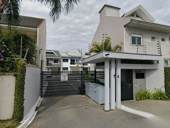 Casa em leilão - Rua Adel Raad, 74 - Curitiba/PR - C6 Bank | Z36786