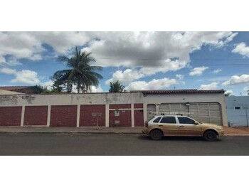 Casa em leilão - Rua Domingos Jacinto da Luz, 56 - Quirinópolis/GO - Banco Bradesco S/A | Z37136