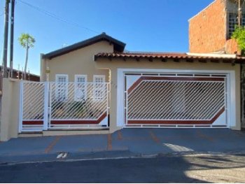 Casa em leilão - Rua Araraquara, 272 - Assis/SP - Banco Daycoval S/A | Z37175