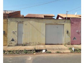  em leilão - Rua 05, 110 - Monte Carmelo/MG - Banco Cooperativo Sicoob S.A. | Z37242