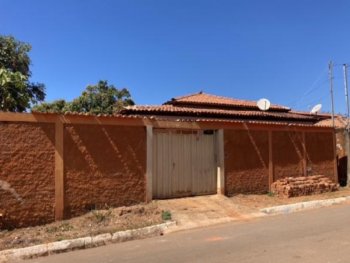 Casa em leilão - Avenida Aristides Leão, 300 - Bonfinópolis de Minas/MG - Empresa Gestora de Ativos | Z37049