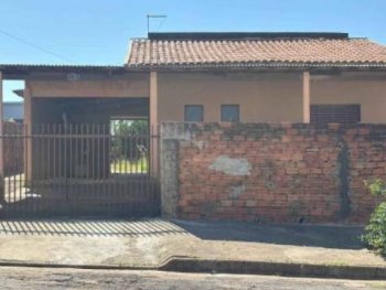  em leilão - Rua Osvaldo Aranha, 175 - Adamantina/SP - Banco Santander Brasil S/A | Z37273