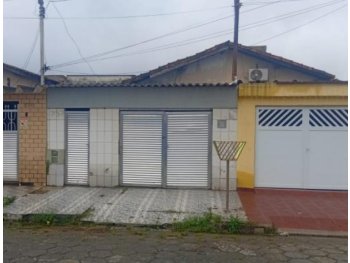Casa em leilão - Rua Professora Carolina Ribeiro de Barros, 757 - São Vicente/SP - Banco Bradesco S/A | Z37427