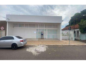  em leilão - Avenida Vitoriano Borges Naves, 327 - Firminópolis/GO - Itaú Unibanco S/A  | Z37555