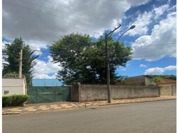 Imagem do imóvel Leilão judicial de Terreno c/Benfeitorias em Descalvado/SP - Centro