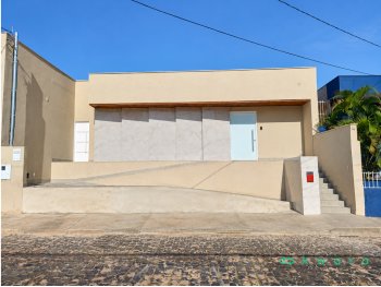  em leilão - Rua Episcopal, 515 - Uberaba/MG - Banco Daycoval S/A | Z37906