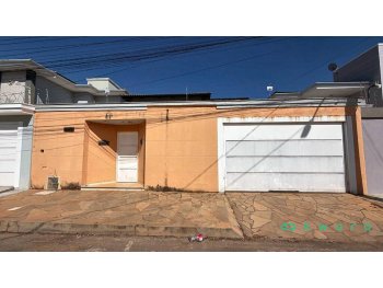  em leilão - Rua Antônio André Sobrinho, 412 - Paracatu/MG - GVC GERACAO DE VALOR EM COBRANCA LTDA | Z37902